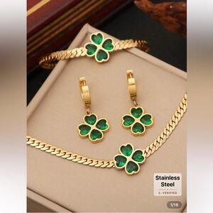 Gold and Green Clover Jewelry Set nwt